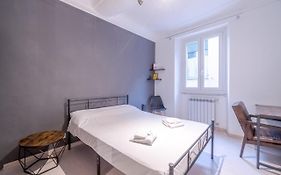 Casa Poirot Functional Flat